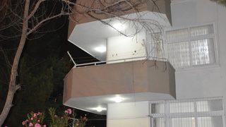 Adana'da balkondan düşen 16 yaşındaki kız hayatını kaybetti