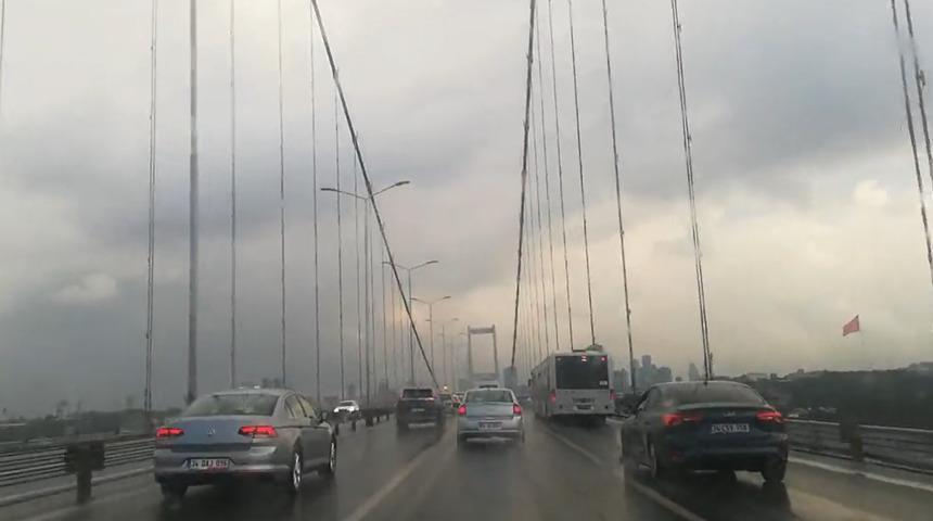 Son dakika: İstanbul yağmura teslim oldu, uyarılar peş peşe geldi! Sıcaklıklar düşüyor, yağışlara dikkat