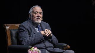 İlber Ortaylı'dan sağlık durumuyla ilgili açıklama: Öncekilerden daha kadar ağır geçti dedi, izole hayat süreceğini söyledi