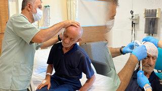 Duymayınca doktora gitti, kulağından çıkanlar şoke etti! 'En az 3 senedir orada'