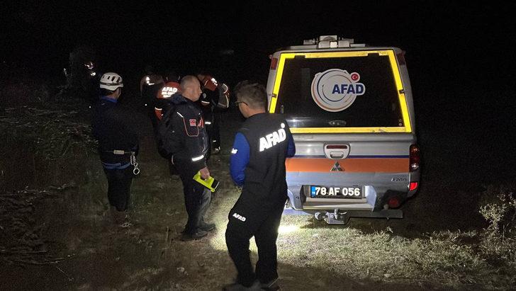 GÜNCELLEME - Karabük'te kanyonda mahsur kalan 2 kişi kurtarıldı G1