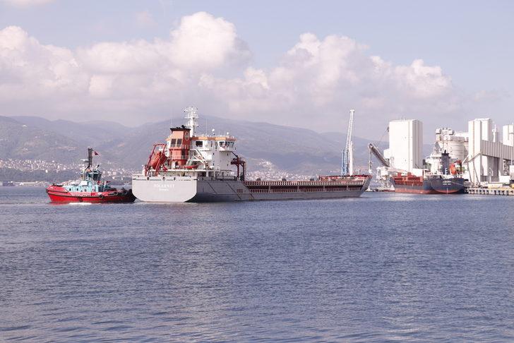 Ukrayna'dan gelen mısır yüklü gemi "Polarnet" Derince Limanı'na ulaştı G2