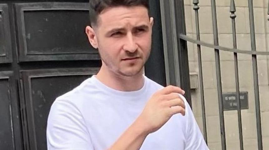 Trafiği birbirine kattı! Araçlara çarparak yoldan çıkan sürücü, kazanın nedenini hapşırık krizi olduğunu söyledi