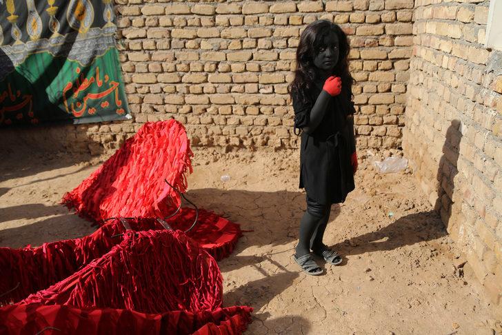 İran'da Muharrem ayı etkinliklerinde dikkat çeken görüntüler! Gören dönüp bir daha bakıyor G5