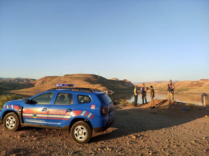 Siirt'te boğulma vakalarına karşı uyarı levhaları asıldı G3
