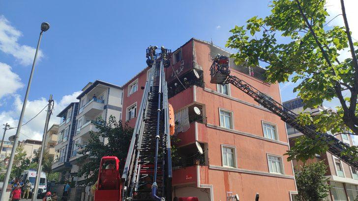 Kartal'da bir binada çıkan yangında 4 kişi dumandan etkilendi G2