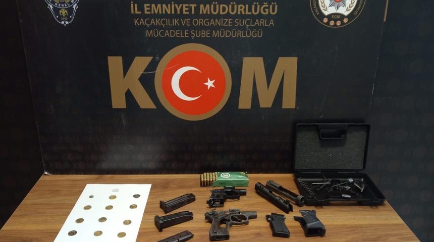 Çanakkale'de bir ikamette tarihi sikke ele geçirildi