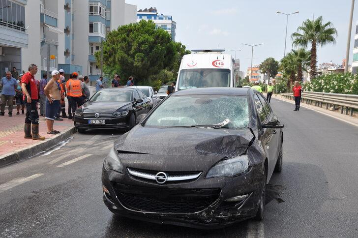 Mersin'de otomobilin çarptığı motosikletteki 2 kişi yaralandı G5