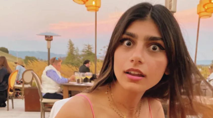Ülkesine girmesi engellenen eski yetişkin film yıldızı Mia Khalifa, Lübnan’ı andı! Tek bir şişeye servet ödedi
