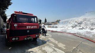 Kahramanmaraş'ta atık kağıt toplama alanında çıkan yangın söndürüldü