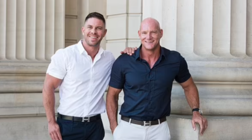 14 yıllık evlilikten sonra eşcinsel olduğunu anladı! “İki babam ve annemle mutlu bir aileyiz”