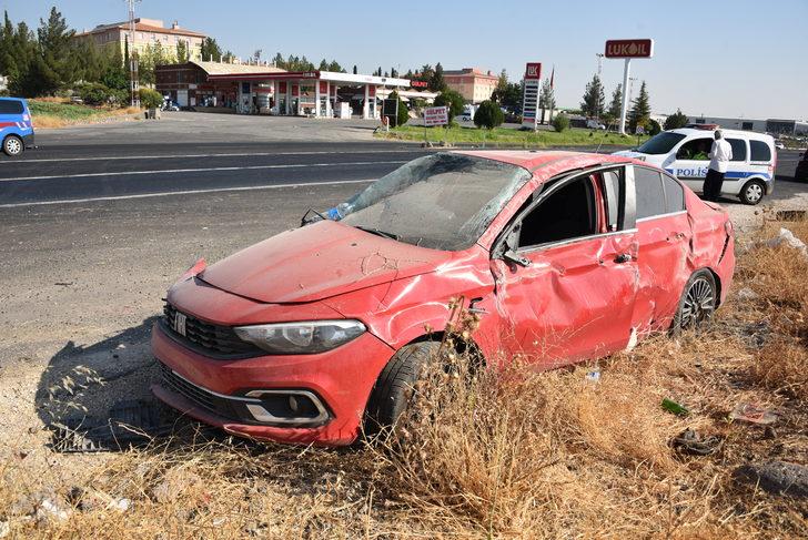 Şanlıurfa'da şarampole devrilen otomobildeki 2 kişi yaralandı G2