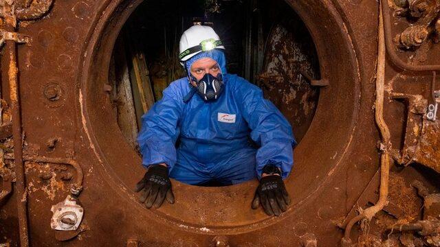 80 yıllık gizli belgelerden prezervatif kutularına kadar! Batık denizaltıda bulunanlar şaşkına çevirdi