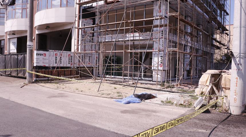 Kocaeli'de elektrik akımına kapılarak inşaattan düşen işçi öldü