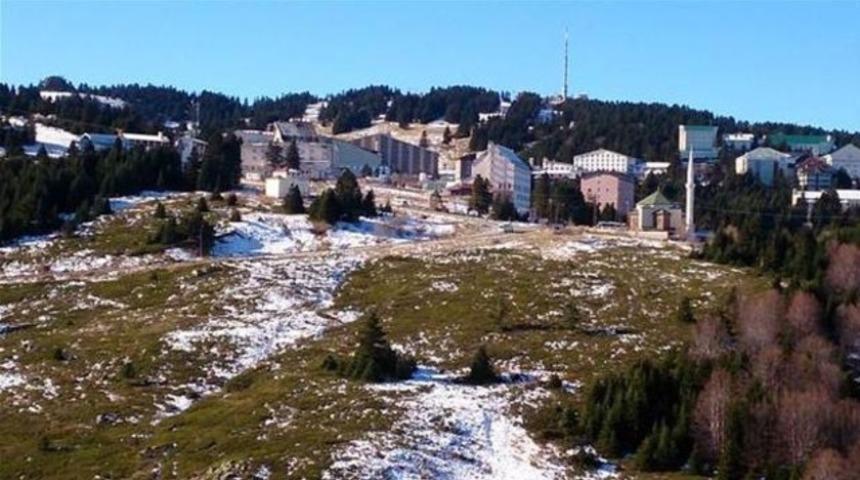 Uludağ&rsquo;da tesisler yılbaşına hazır ama kar yok