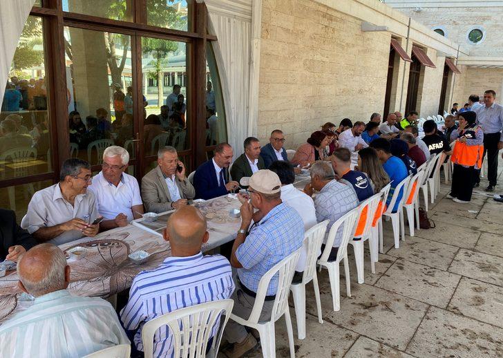 Kırşehir Ahi Evran Külliyesi'nde bin kişilik aşure dağıtıldı G5