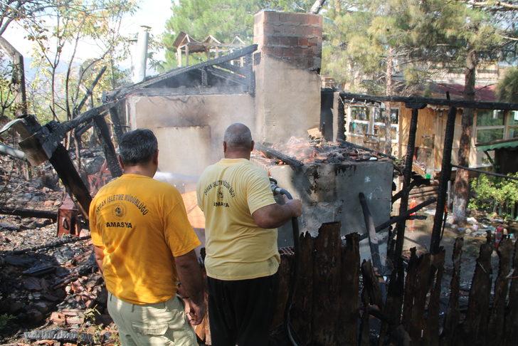 Amasya'da kafede çıkan yangın ormana sıçramadan söndürüldü G3