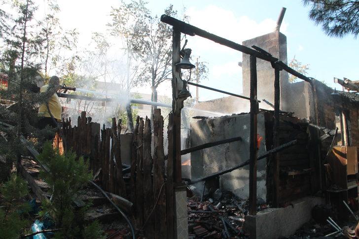 Amasya'da kafede çıkan yangın ormana sıçramadan söndürüldü G5