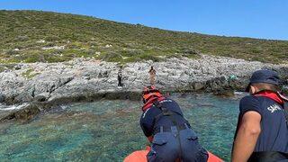 Yunan unsurlarının denize attığı 11 düzensiz göçmenden 3'ü boğuldu