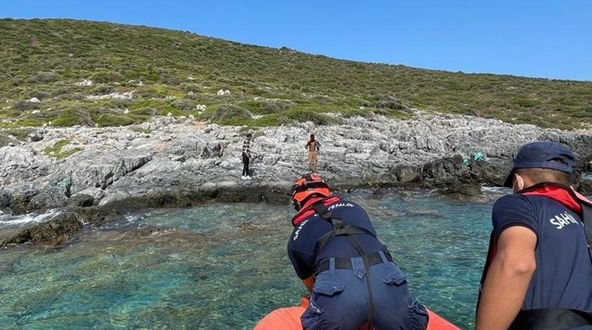 Yunan unsurlarının denize attığı 11 düzensiz göçmenden 3'ü boğuldu