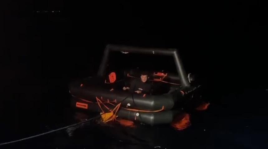 Denizin ortasında bu halde bulundular! Beyanları kan dondurdu: "Önce dövdüler sonra..."