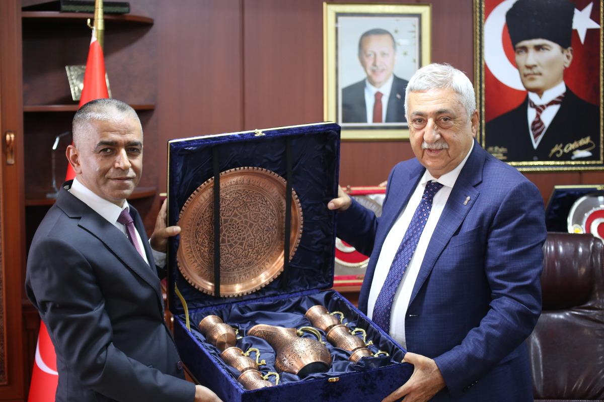 TESK Genel Başkanı Paland&ouml;ken'den, Gaziantep'te esnaf odasına ziyaret