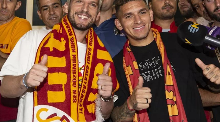 Galatasaray, Lucas Torreira ve Mertens'i resmen a&ccedil;ıkladı! Canlı yayında &ccedil;ok ilgin&ccedil; olay... ''Kebap istiyorum''