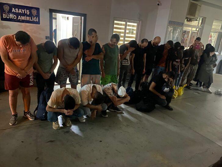 Marmaris'te kamyonetten atlayarak kaçmaya çalışan 24 düzensiz göçmen yakalandı G3