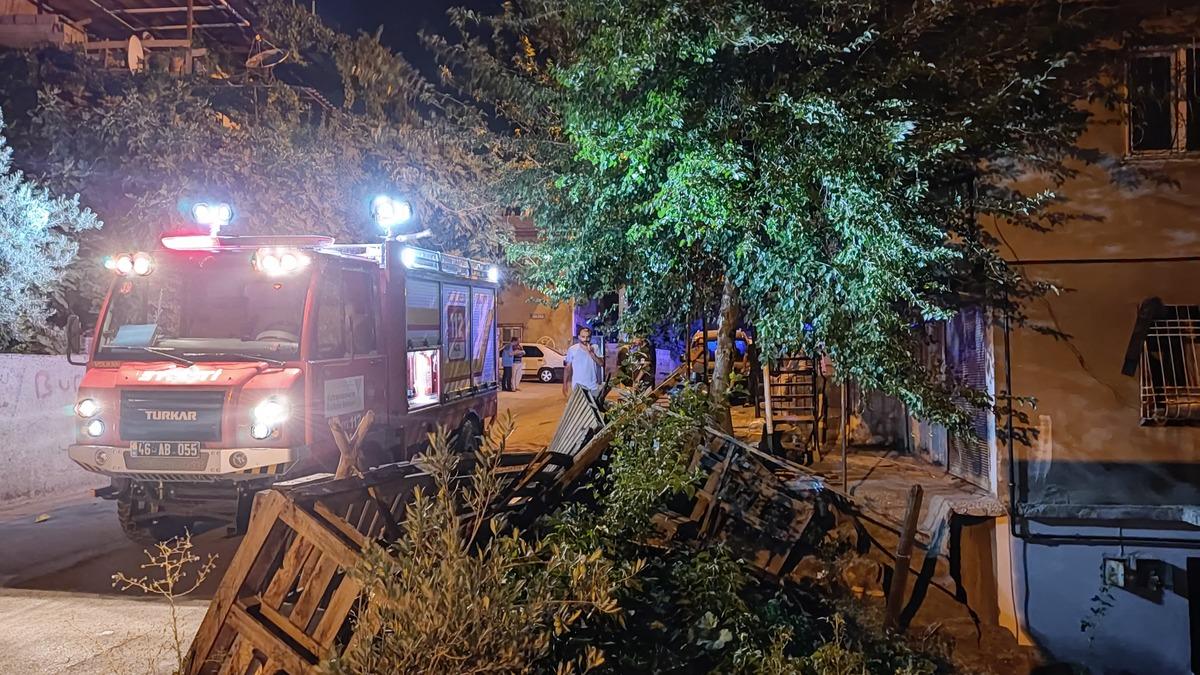 Kahramanmaraş'ta evde &ccedil;ıkan yangında anne ve oğlu yaralandı