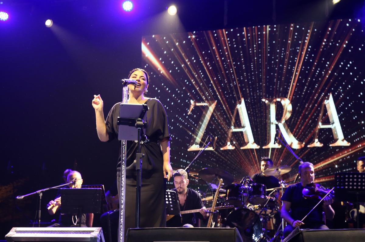 Bitlis'in kurtuluş yıl d&ouml;n&uuml;m&uuml; etkinlikleri Zara konseriyle sona erdi