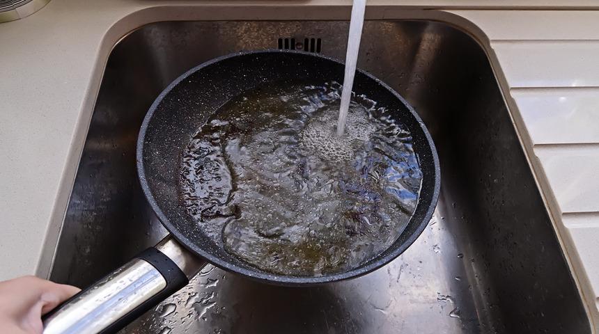 Hemen çöpe atın: Karaciğer kanserini dörde katlıyor! Ölüm saçıyorlar, her yerdeler