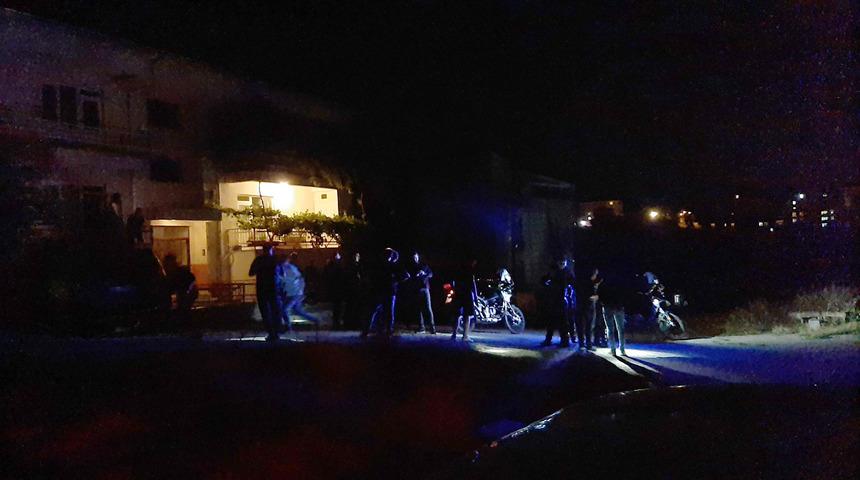 Çorum'da eski eşinin silahlı saldırısına uğrayan kadın ile iş arkadaşı yaralandı