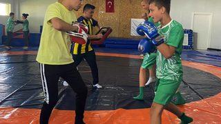 Savaş mağduru çocuklar Gölbaşı'nda spor eğitimi alıyor