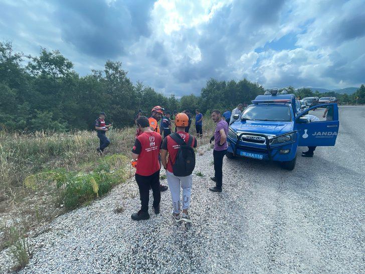 Bursa'da 8 gün önce kaybolan genci arayan ekipler arazide ceset buldu G5