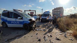 Tekirdağ'da hafif ticari aracın çarptığı polis otosundaki 2 polis yaralandı
