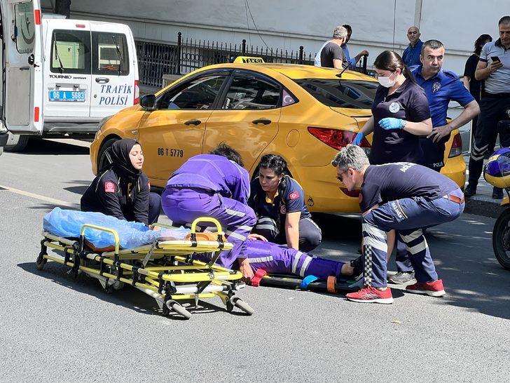 Ankara'da taksiye arkadan çarpan motosikletli kurye yaralandı G4