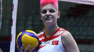 Ebrar Karakurt pembe saçlarını değiştirdi! İşte yeni imajı