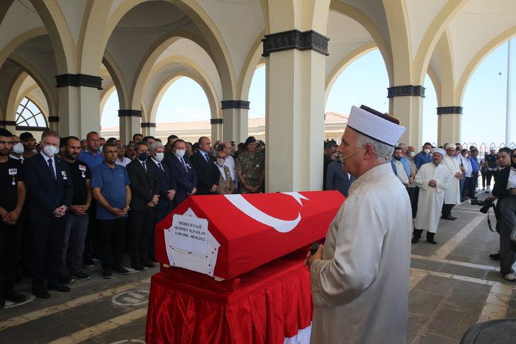 Gaziantep'te yaşamını yitiren 15 Temmuz gazisi gencin cenazesi toprağa verildi G2