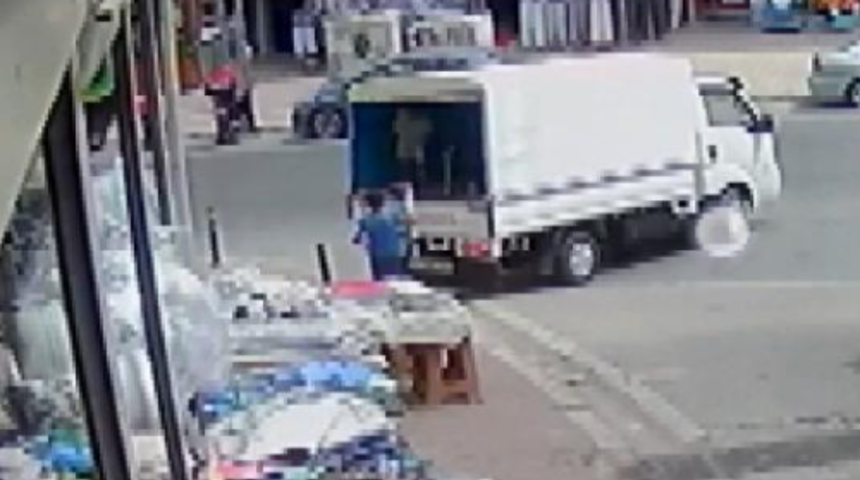 Esenyurt'taki hırsızlık iş yeri sahibine pes dedirtti! '6 yıldır esnafım ben böyle mal yüklemedim'