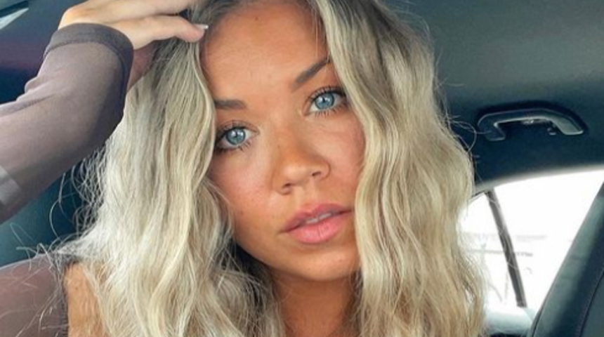 Ünlü futbolcu Alan Shearer'ın kızı Hollie, sevgilisiyle romantik bir paylaşıma imza attı