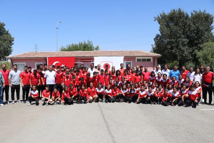 Dünya Şampiyonası'nda altın ve bronz madalya kazanan Batmanlı sporcular ödüllendirildi G5