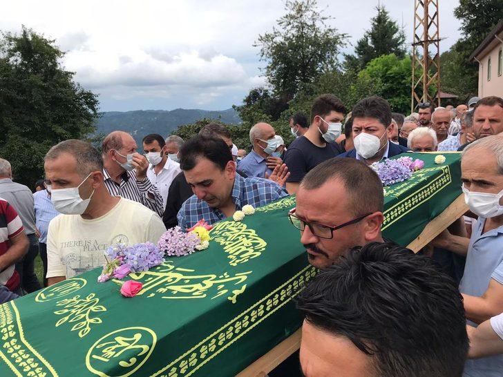 Ordu'da trafik kazasında hayatını kaybeden baba ile oğlunun cenazeleri defnedildi G4