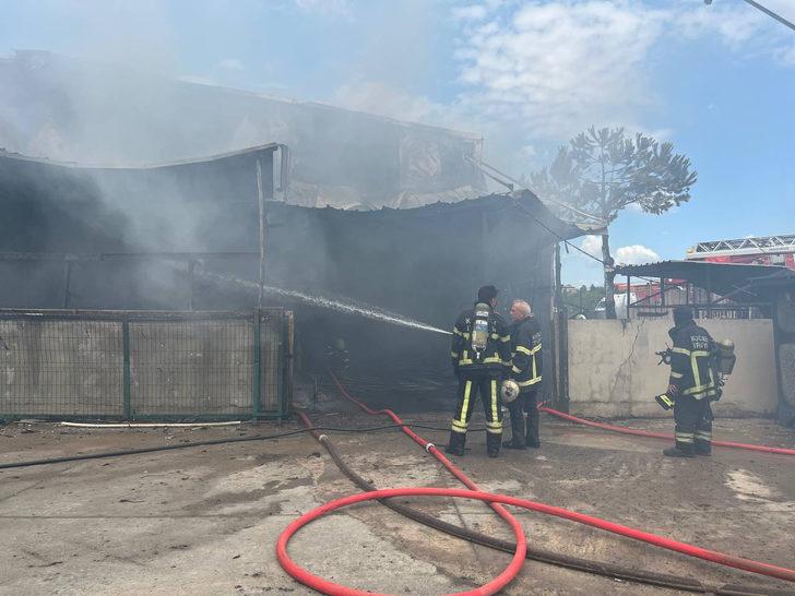 Kocaeli'de plastik fabrikasında çıkan yangın söndürüldü G1