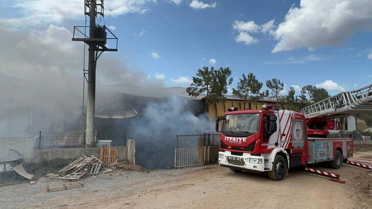 Kocaeli'de plastik fabrikasında çıkan yangın söndürüldü G5