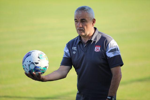 Sivasspor Teknik Direktörü Çalımbay'dan taraftara destek çağrısı