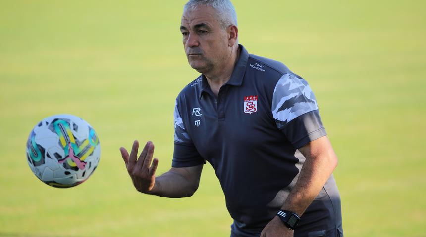 Sivasspor Teknik Direktörü Çalımbay'dan taraftara destek çağrısı: