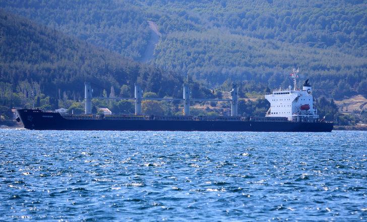 Ukrayna'dan denize açılan mısır yüklü "Navi Star" Çanakkale Boğazı'ndan geçti G3
