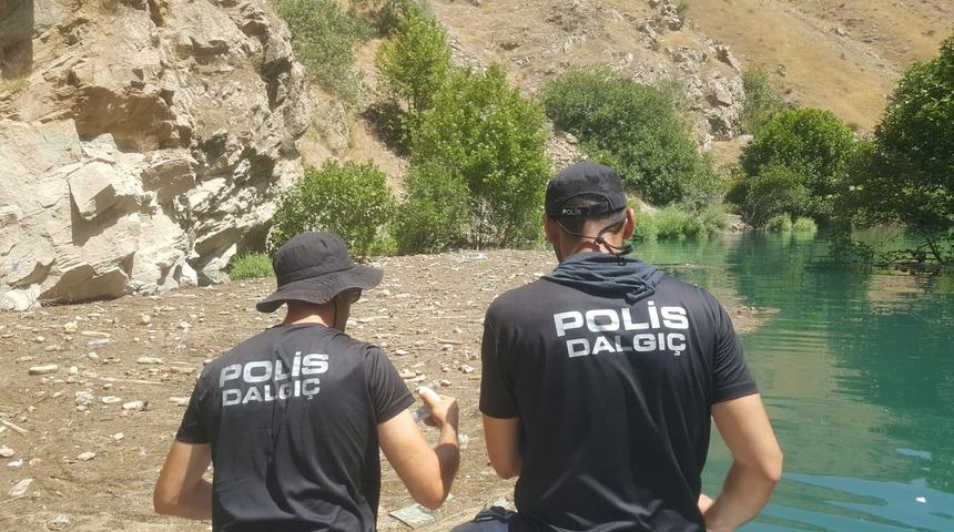 Müküs Çayı'nda akıntıya kapılan hemşireyi arama çalışmaları 60 gündür sürüyor