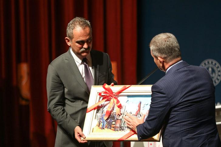 Milli Eğitim Bakanı Özer, Uşak Belediye Başkanı Çakın ile görüştü G5