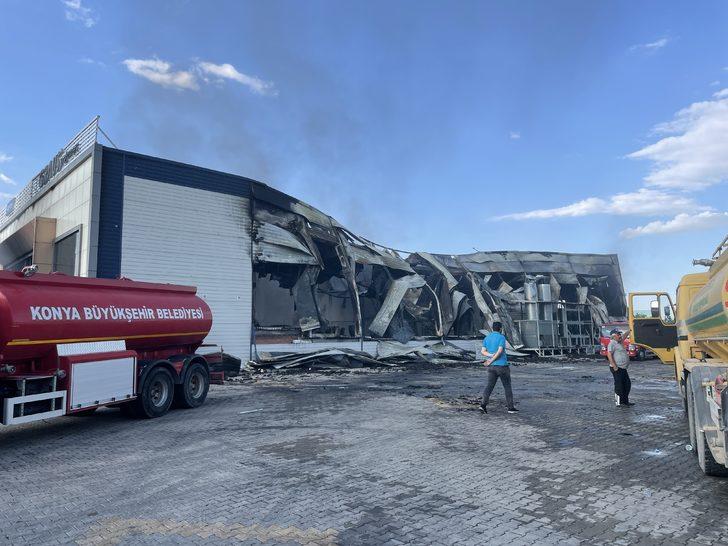 GÜNCELLEME - Konya'da boya fabrikasında çıkan yangın söndürüldü G3